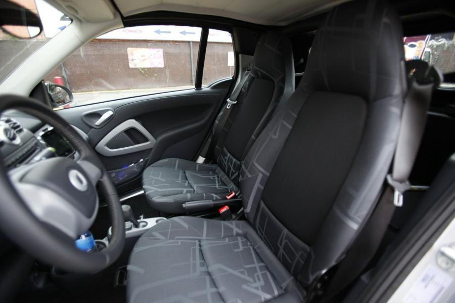Интерьер Smart ForTwo Electric Drive Coupe (C451) 2011 года  (фото 22 из 44)